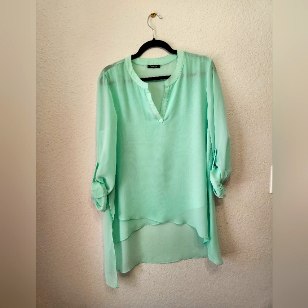 Mesmerize - Boutique Asymmetrical Top Sz Large
